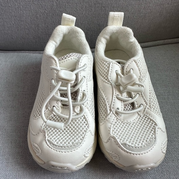 Adorable cute Zara baby sneakers new never worn!